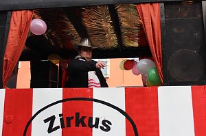 N&auml;rrinnen und Narren zogen durch Sondershausen (2)