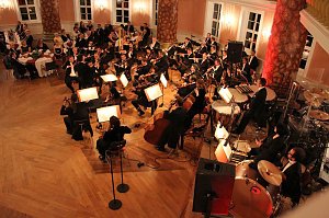 nnz/kn: Ballgefl&uuml;ster mit Premiere