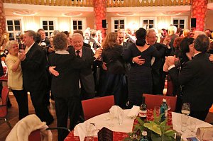 nnz/kn: Ballgefl&uuml;ster mit Premiere