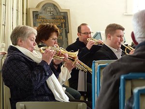Mit Andacht und Konzert gefeiert