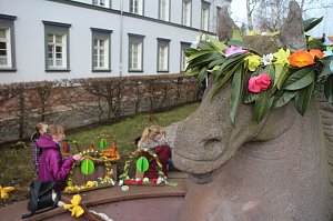 Der erste Brunnen ist geschm&uuml;ckt - das Nordh&auml;user Meerpferdchen verzierten die Sch&uuml;lerinnen und Sch&uuml;ler des F&ouml;rderzentrums Pestalozzi