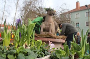 Der erste Brunnen ist geschm&uuml;ckt - das Nordh&auml;user Meerpferdchen verzierten die Sch&uuml;lerinnen und Sch&uuml;ler des F&ouml;rderzentrums Pestalozzi