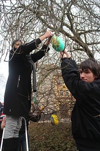 Der erste Brunnen ist geschm&uuml;ckt - das Nordh&auml;user Meerpferdchen verzierten die Sch&uuml;lerinnen und Sch&uuml;ler des F&ouml;rderzentrums Pestalozzi