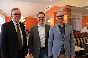 Café Pille und 10 Wohnungen