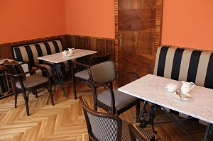 Café Pille und 10 Wohnungen