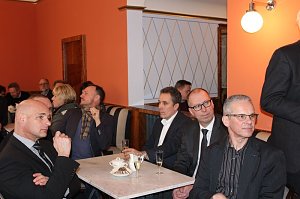 Café Pille und 10 Wohnungen