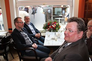 Café Pille und 10 Wohnungen