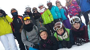 Winter wie er sein sollte - die Skisch&uuml;ler des Bleicher&ouml;der Schillergymnasiums in S&uuml;dtirol