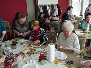 Dekoratives Osterbasteln im WB 4