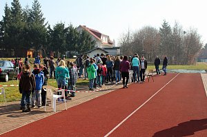 Ansturm an den Fernrohren
