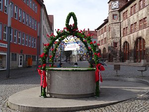 Vier der sieben Brunnen, die in diesem Jahr geschm&uuml;ckt wurden. 