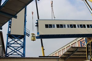 Neue Seilfahrtsbr&uuml;cke wird montiert
