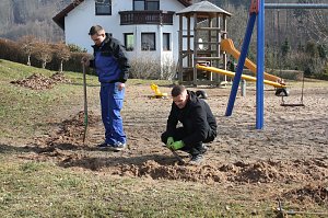&Uuml;ber 60 Helfer beim Fr&uuml;hjahrsputz in S&uuml;lzhayn