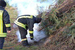 Osterfeuer in Herreden