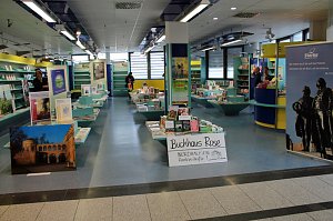 Neue Runde beim Lesefest - Vorlesen und Buchverkauf