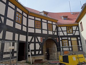 Sanierungsarbeiten auf der Burg