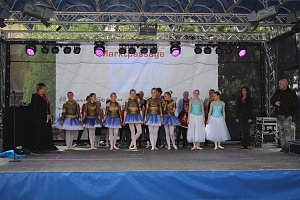Das Tanzstudio Radeva zeigte zum Nordh&auml;user Weinfest, was seine Eleven alles k&ouml;nnen