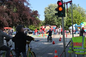 Sicherheit braucht K&ouml;pfchen - seit gut zehn Jahren organisiert die Kreissparkasse Nordhausen die Verkehrsschulungen f&uuml;r angehende Grundsch&uuml;ler