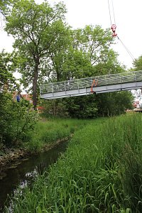 Totenbr&uuml;cke eingeh&auml;ngt