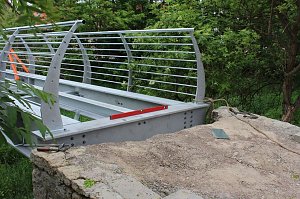 Totenbr&uuml;cke eingeh&auml;ngt