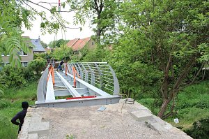 Totenbr&uuml;cke eingeh&auml;ngt