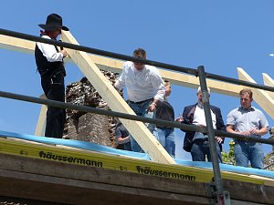 Richtfest f&uuml;r neuen Festsaal am Burggsathof