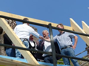 Richtfest f&uuml;r neuen Festsaal am Burggsathof