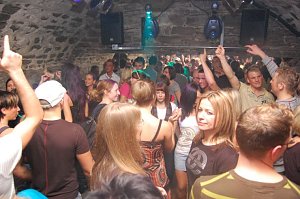House Sensation im Grease.NNZ-City Scout on Tour