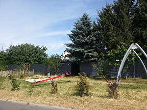 Spielplatz am Schwalbenweg ist wieder zum Spielen geeignet.