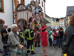 Th&uuml;ringentag 2015: 35 Kilo auf dem Kopf