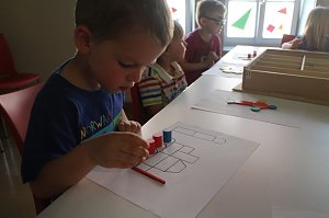 Er&ouml;ffnung mit der Konfettikanone - die Flohburg feiert ihren dritten Geburtstag