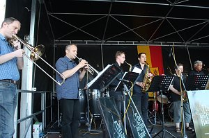 Sommerfest vor dem Nordh&auml;user Landratsamt