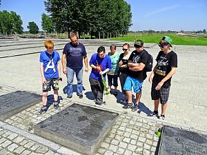 Die Erinngerung wach halten - die Jugendlichen des Diakonieverbandes Bad Frankenhausen besuchten auch dieses Jahr wieder die Gedenkst&auml;tte Auschwitz