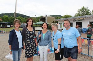 24-Stunden-Schwimmen gestartet