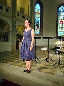 F&uuml;nf M&auml;nnerstimmen lassen die Unterkirche erklingen