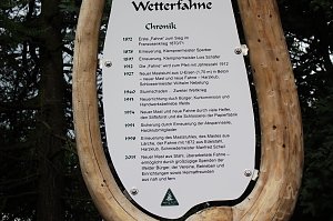 Geschichtstr&auml;chtig ist die Chronik der Wetterfahne auf dem Herzberg. Ihre Taufe erlebte sie im Jahre 1872 zum Sieg im Franzosenkrieg.