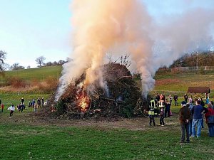 Osterfeuer in Herreden