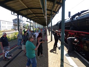 Lok-Spektakel im Bahnhof Nordhausen - zweimal eine "01"