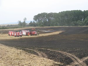 M&auml;hdrescher entz&uuml;ndete ein Feld