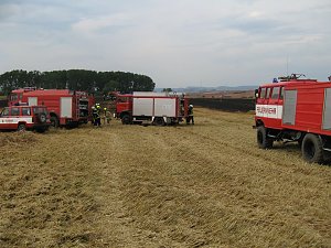 M&auml;hdrescher entz&uuml;ndete ein Feld