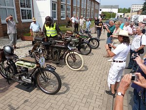 Mehr als 100 Jahren auf den R&auml;dern