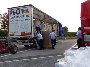 Gefahrgut soll umgeladen und gesichert werden