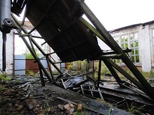 Unwirkliche Orte: Lokschuppen bei Bitterfeld