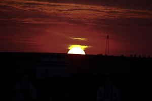 Stadt- und Sonnenansichten
