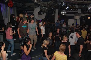 Schools Out Party in der Webe