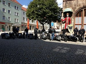 Rast am Nordh&auml;user Roland - sieben "AWO's" und eine EMW