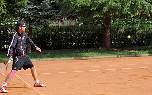 Tennisspieler in Aktion 