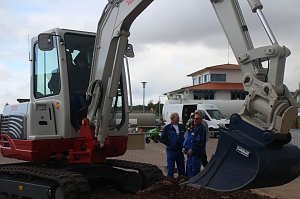 Volles Haus bei Henning Bau - die Urbacher Firma feierte 25j&auml;hriges Jubil&auml;um