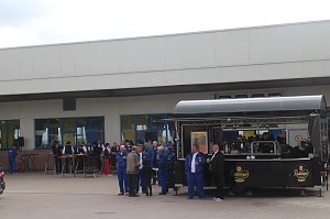 Volles Haus bei Henning Bau - die Urbacher Firma feierte 25j&auml;hriges Jubil&auml;um
