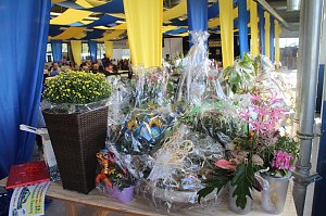 Volles Haus bei Henning Bau - die Urbacher Firma feierte 25j&auml;hriges Jubil&auml;um